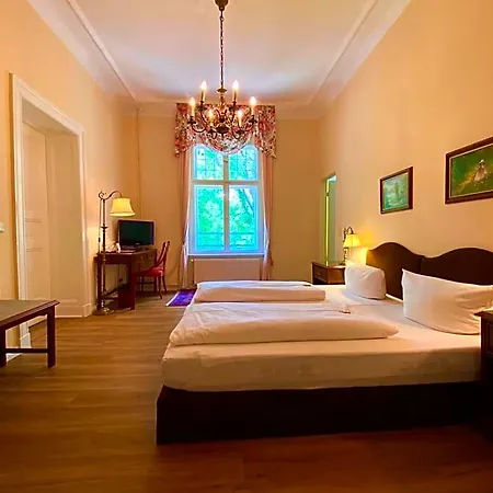 Kronprinz Hotel 3*