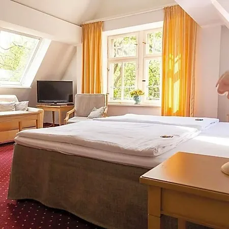 Kronprinz Hotel 3*