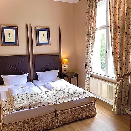 Hotel Kronprinz 3*